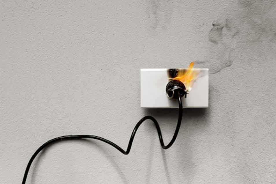 Common Electrical Problems in Houses and How to Identify Them
